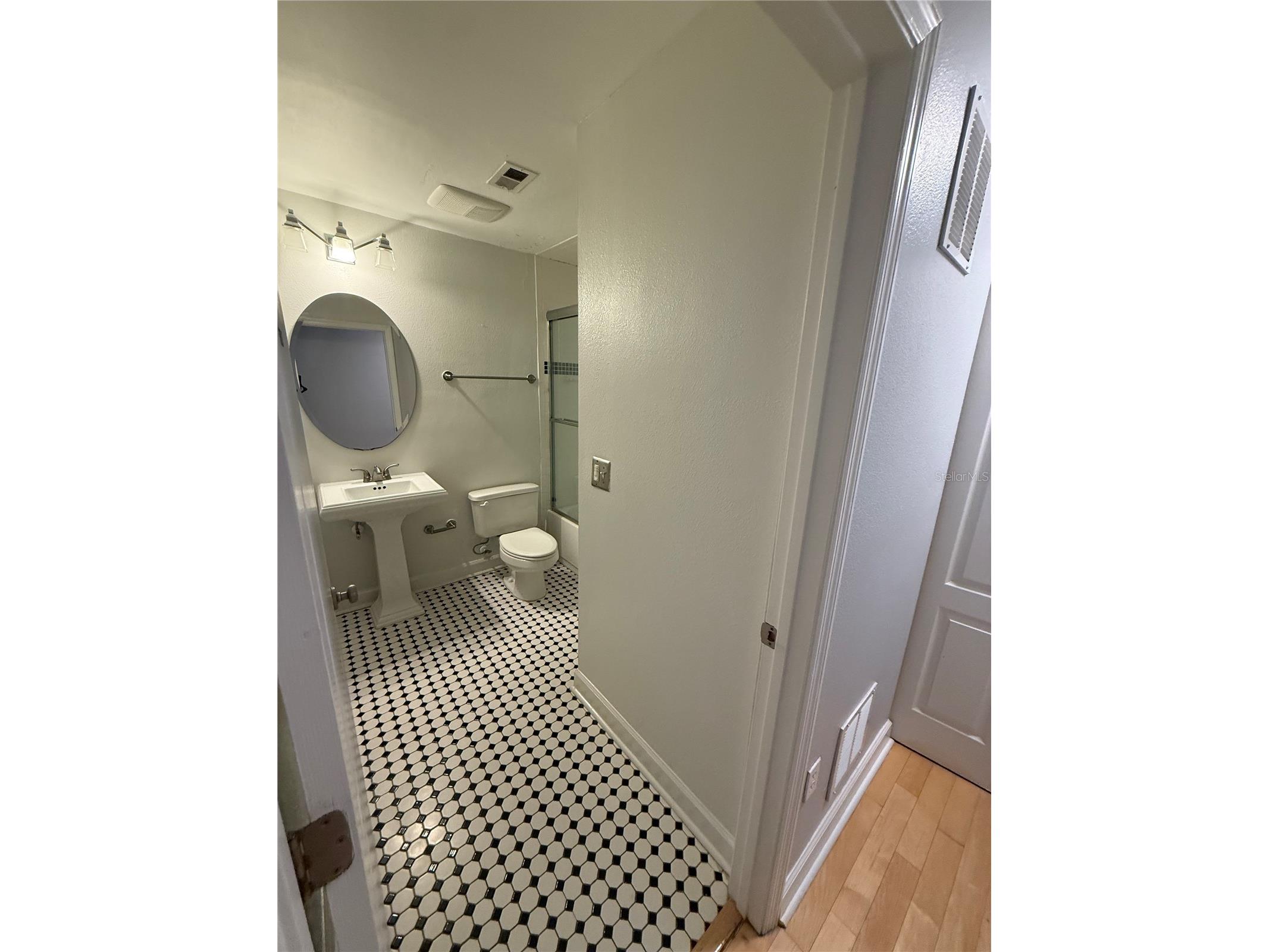 2013 Dixie Belle Drive #2013B Orlando FL 32812 O6408434 image15