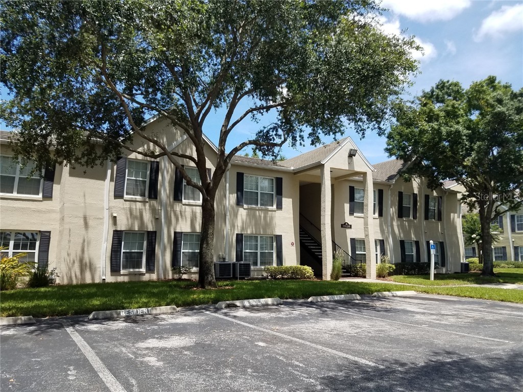 2013 Dixie Belle Drive #2013M Orlando FL 32812 O6122591 image1