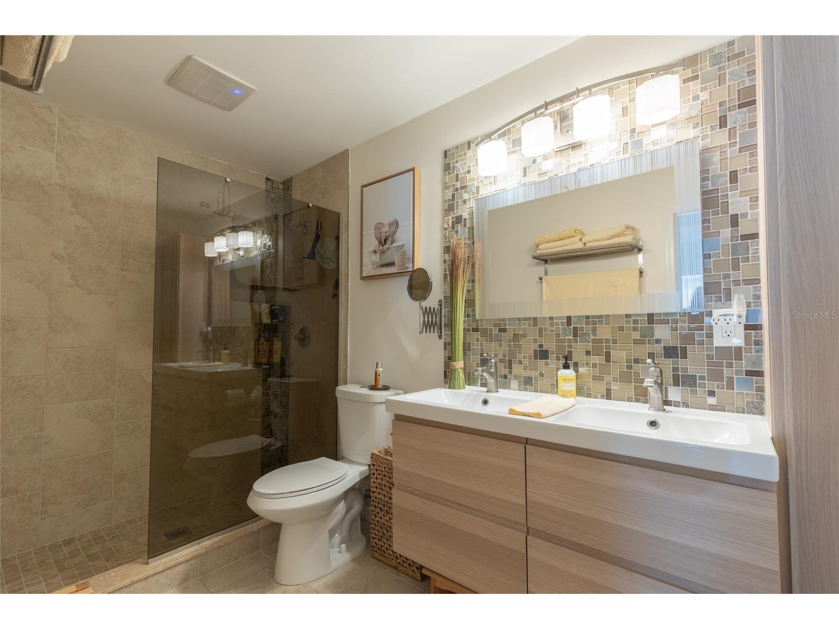 2013 Dover Court Oldsmar FL 34677 TB8519255 image16