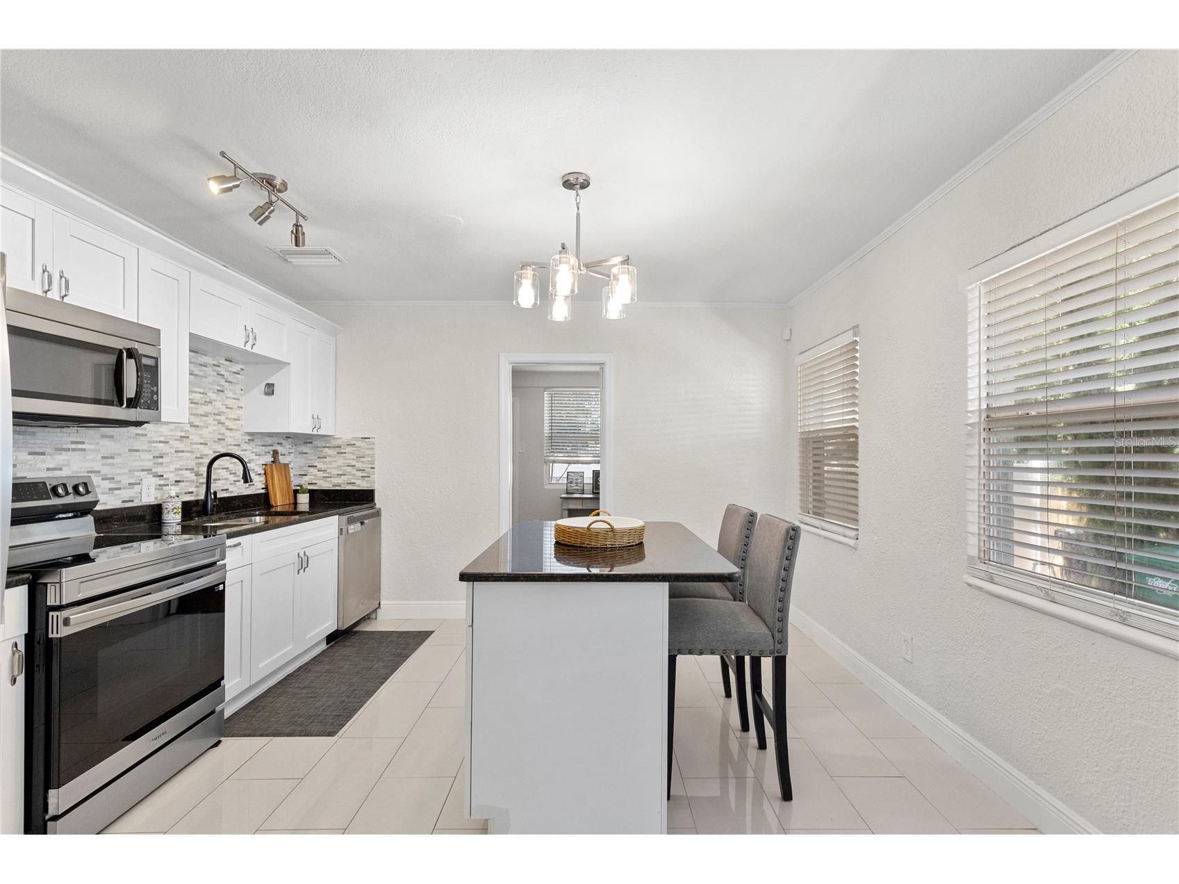 2013 E Henry Avenue Tampa FL 33610 TB8508269 image15