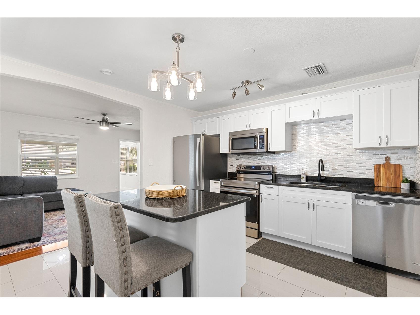 2013 E Henry Avenue Tampa FL 33610 TB8508269 image16