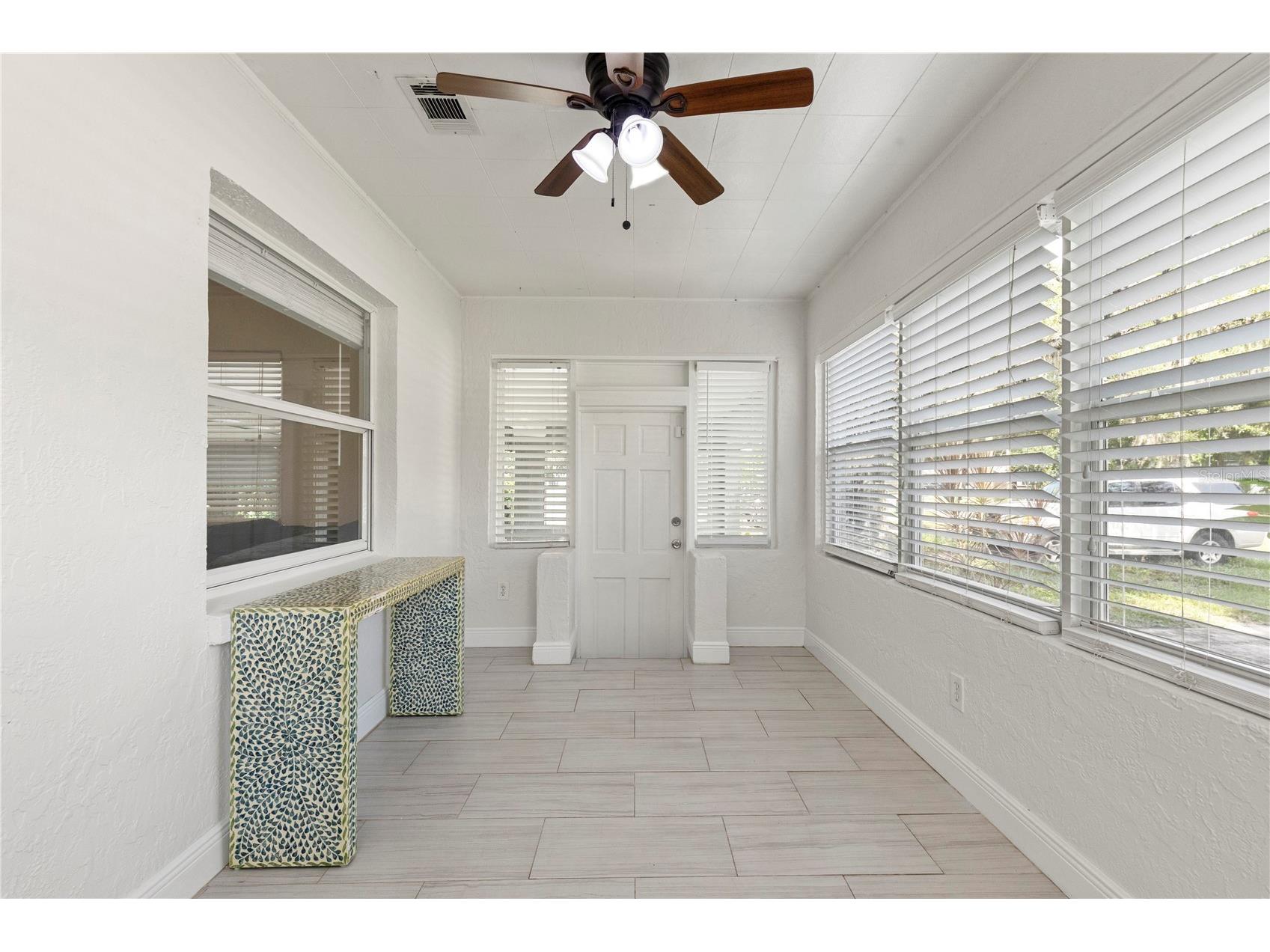 2013 E Henry Avenue Tampa FL 33610 TB8508269 image5