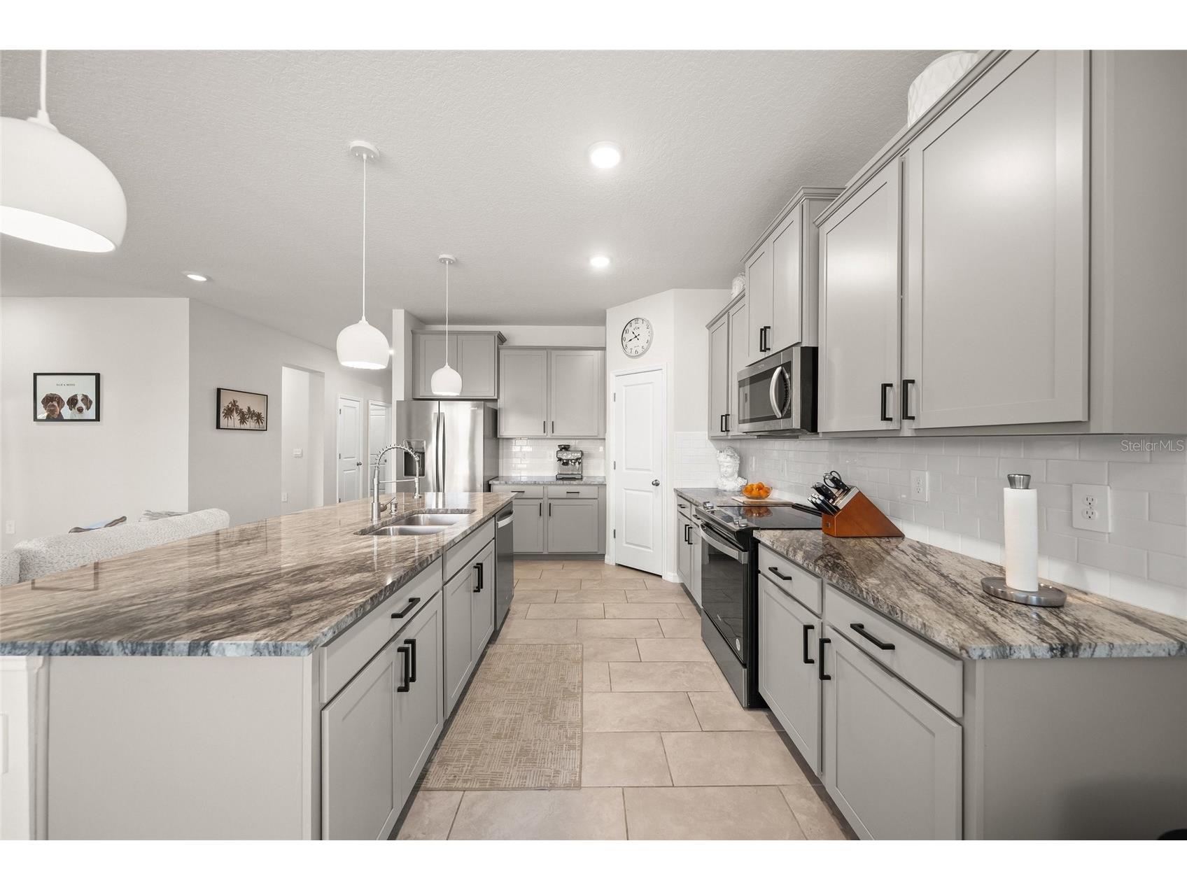 2013 Midnight Pearl Drive Sarasota FL 34240 A4694232 image3