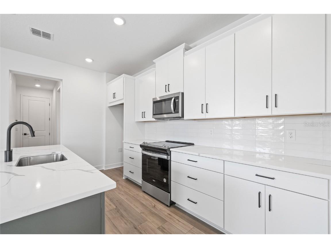 2013 Wild Heron Court Valrico FL 33596 TB8426412 image15