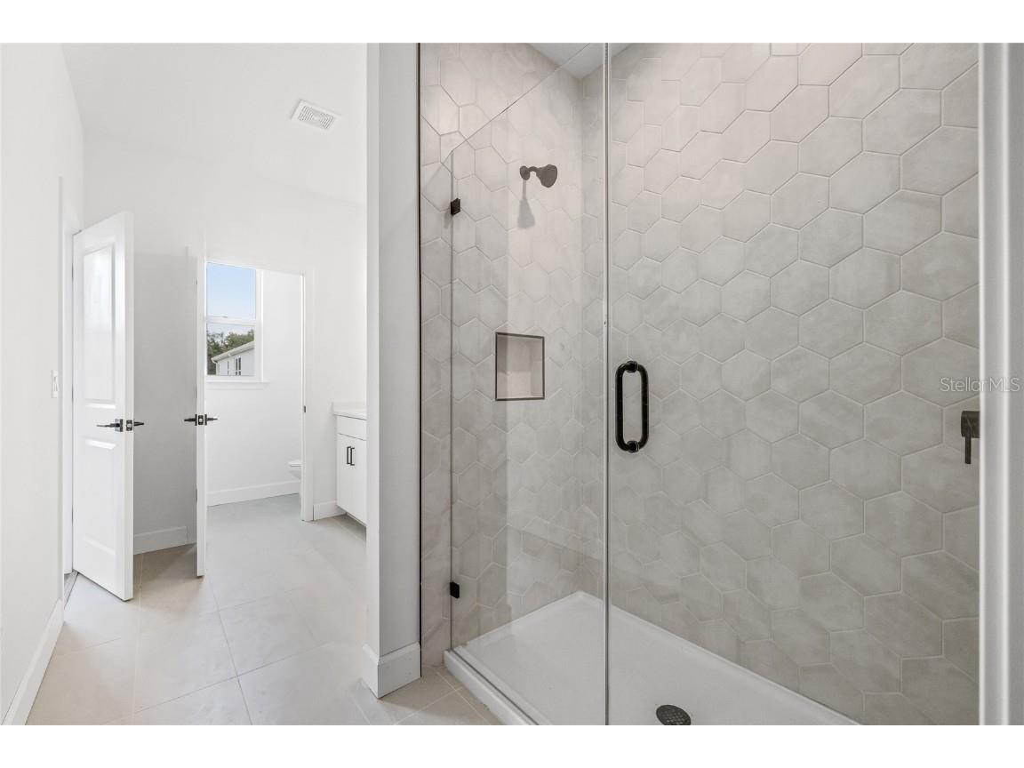 2013 Wild Heron Court Valrico FL 33596 TB8426412 image27