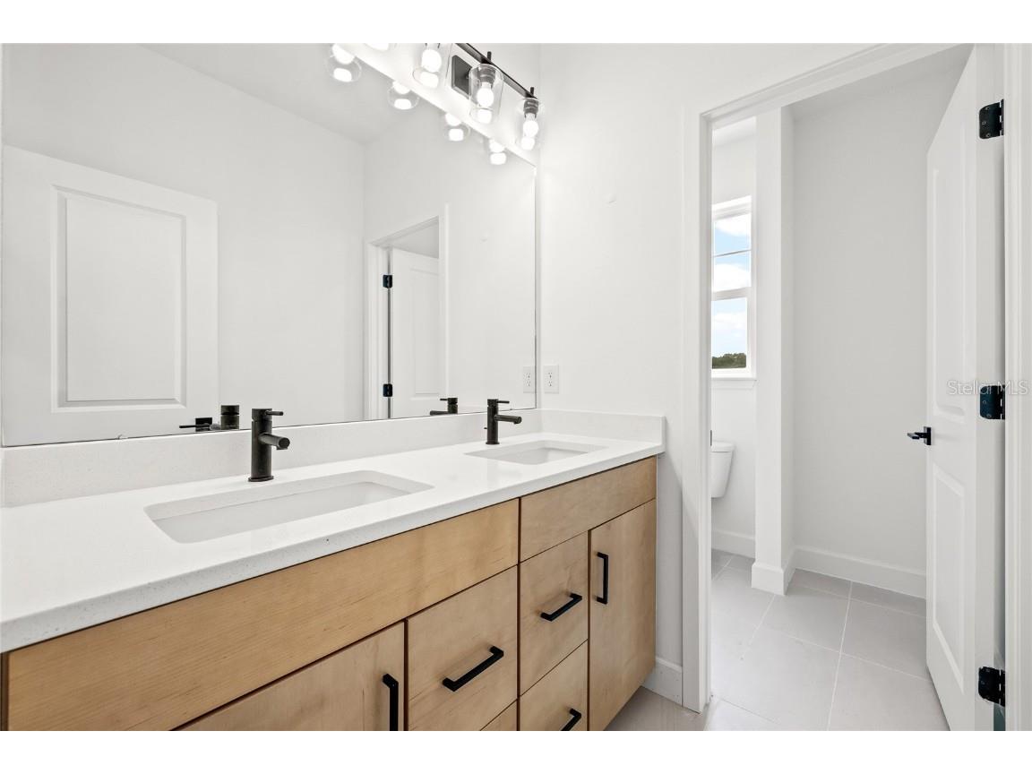 2013 Wild Heron Court Valrico FL 33596 TB8426412 image30