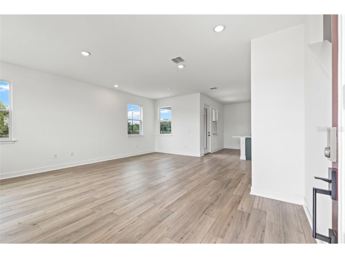 2013 Wild Heron Court Valrico FL 33596 TB8426412 image6