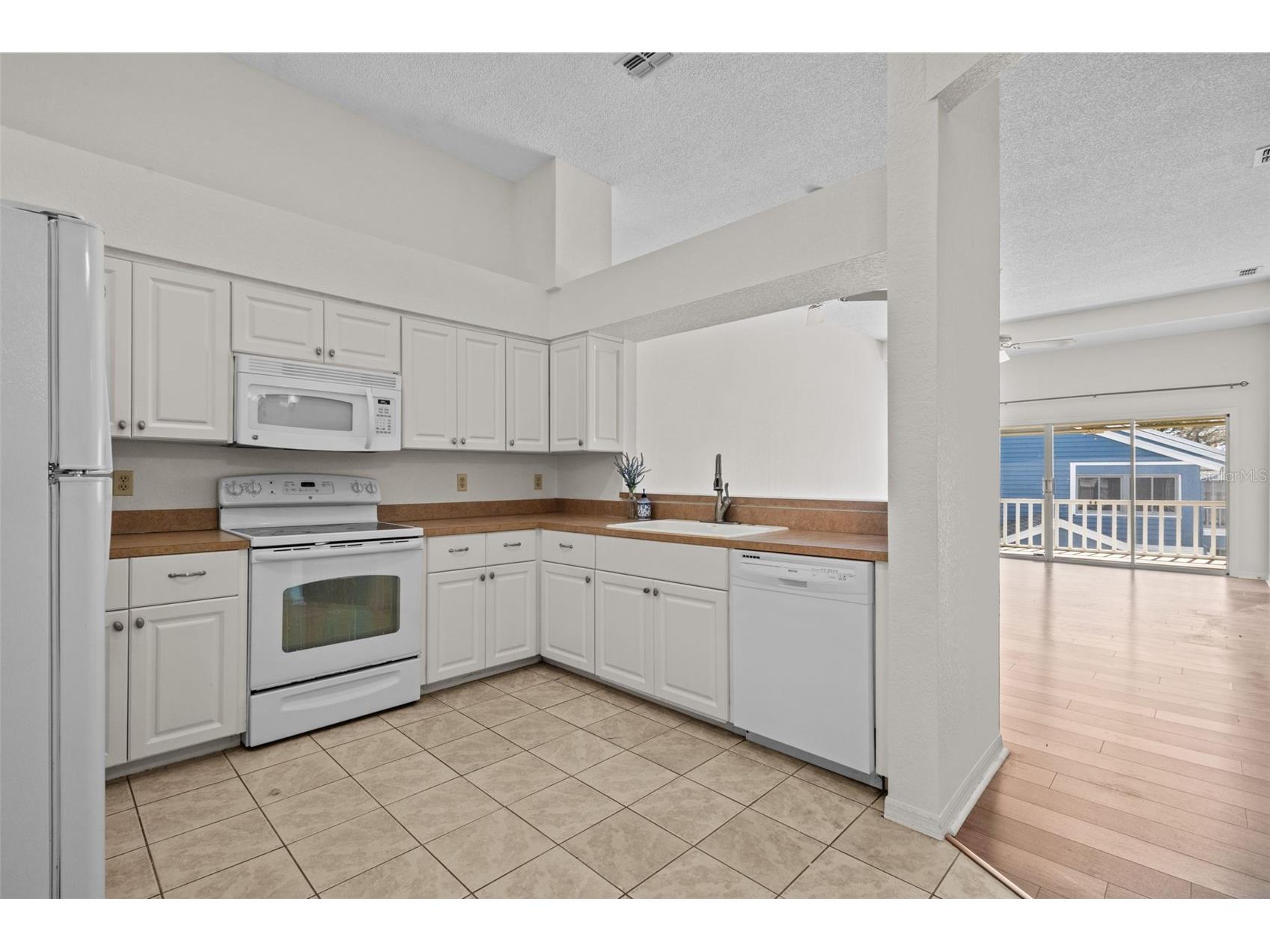 2014 Golfview Drive #2014 Tarpon Springs FL 34689 TB8483185 image9