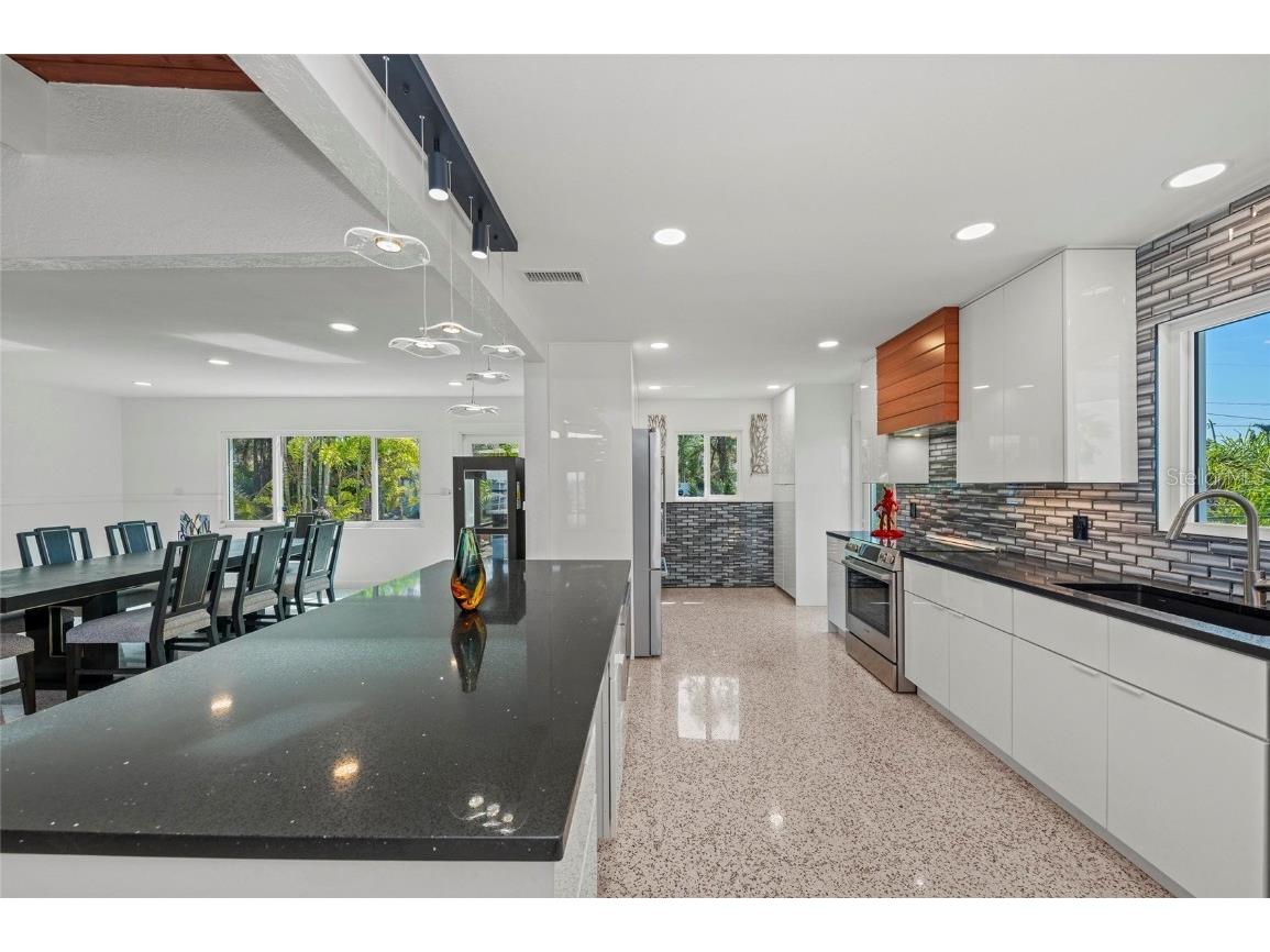 2014 Riverside Drive E Bradenton FL 34208 - MANATEE RIVER A4672794 image28