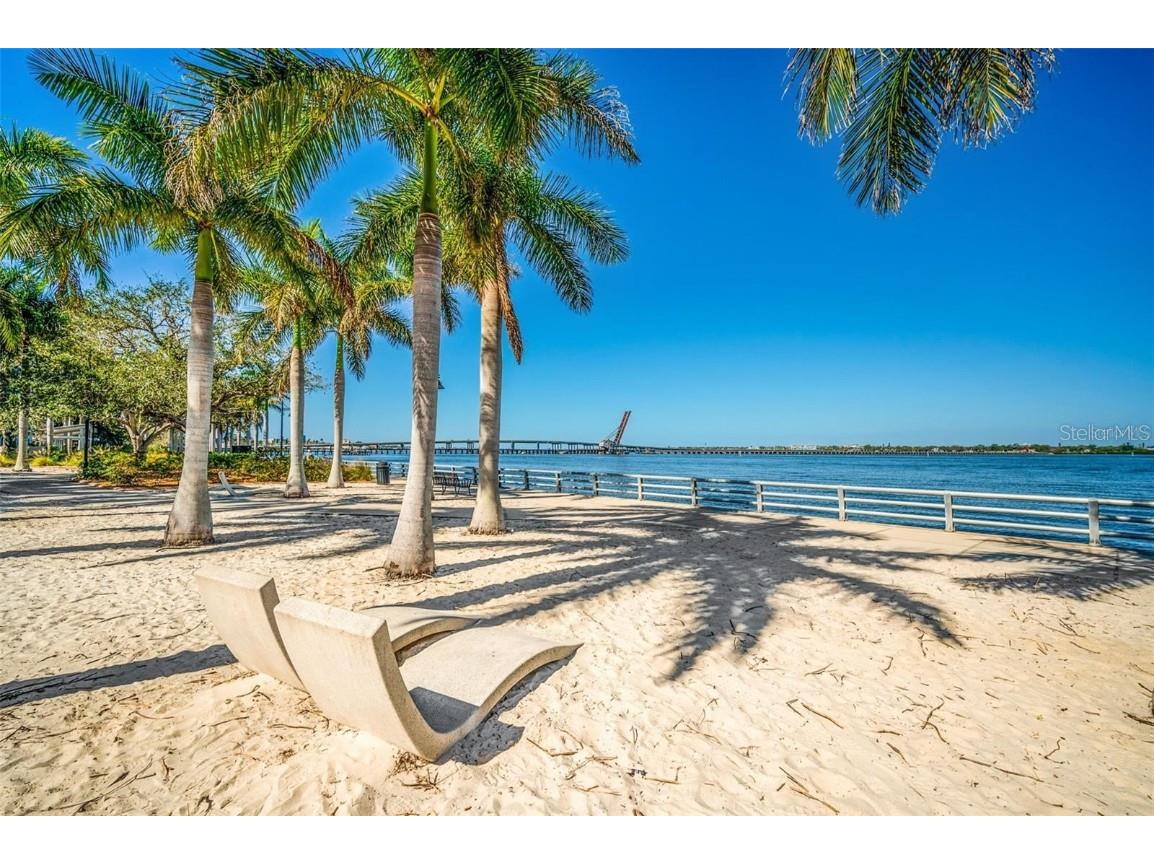 2014 Riverside Drive E Bradenton FL 34208 - MANATEE RIVER A4672794 image52