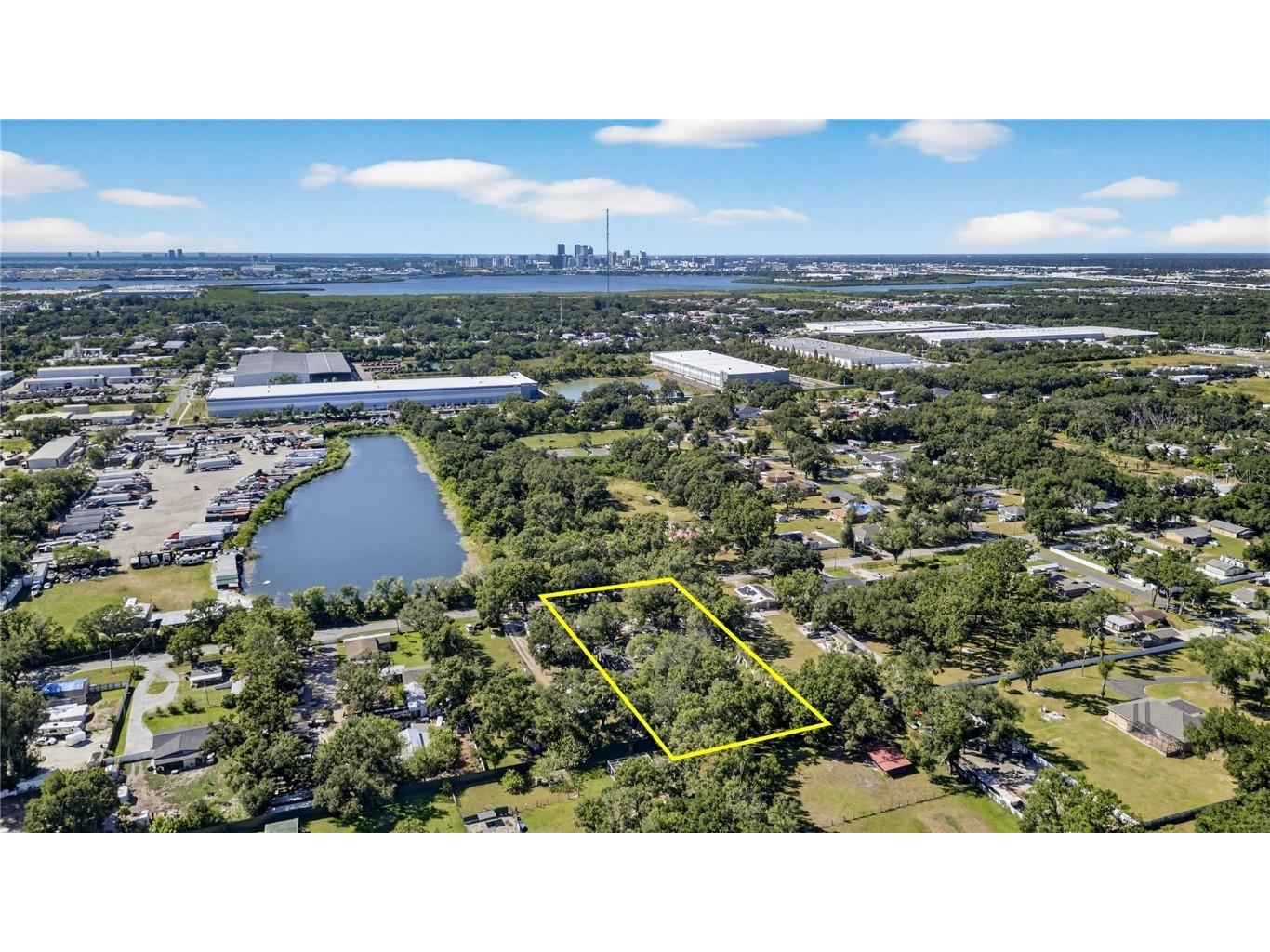 2014 S 58th St Tampa FL 33619 TB8441143 image1