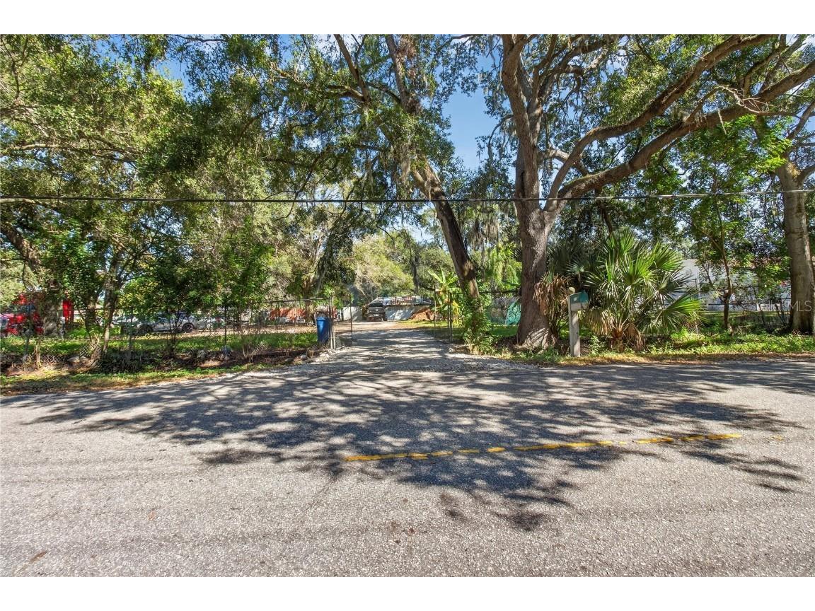 2014 S 58th St Tampa FL 33619 TB8441143 image13