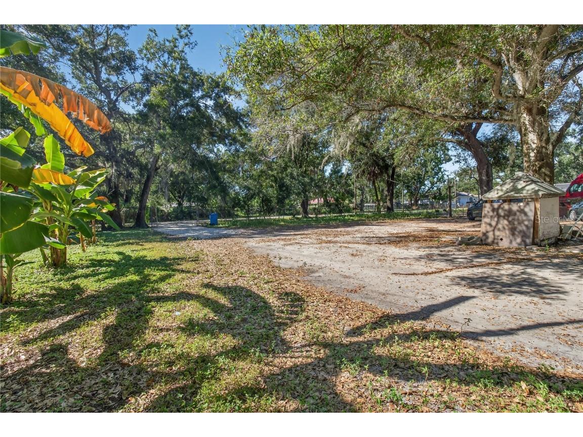 2014 S 58th St Tampa FL 33619 TB8441143 image19