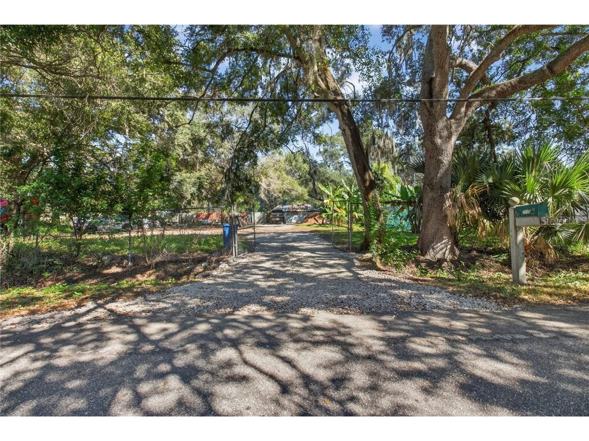 2014 S 58th St Tampa FL 33619 TB8441143 image30