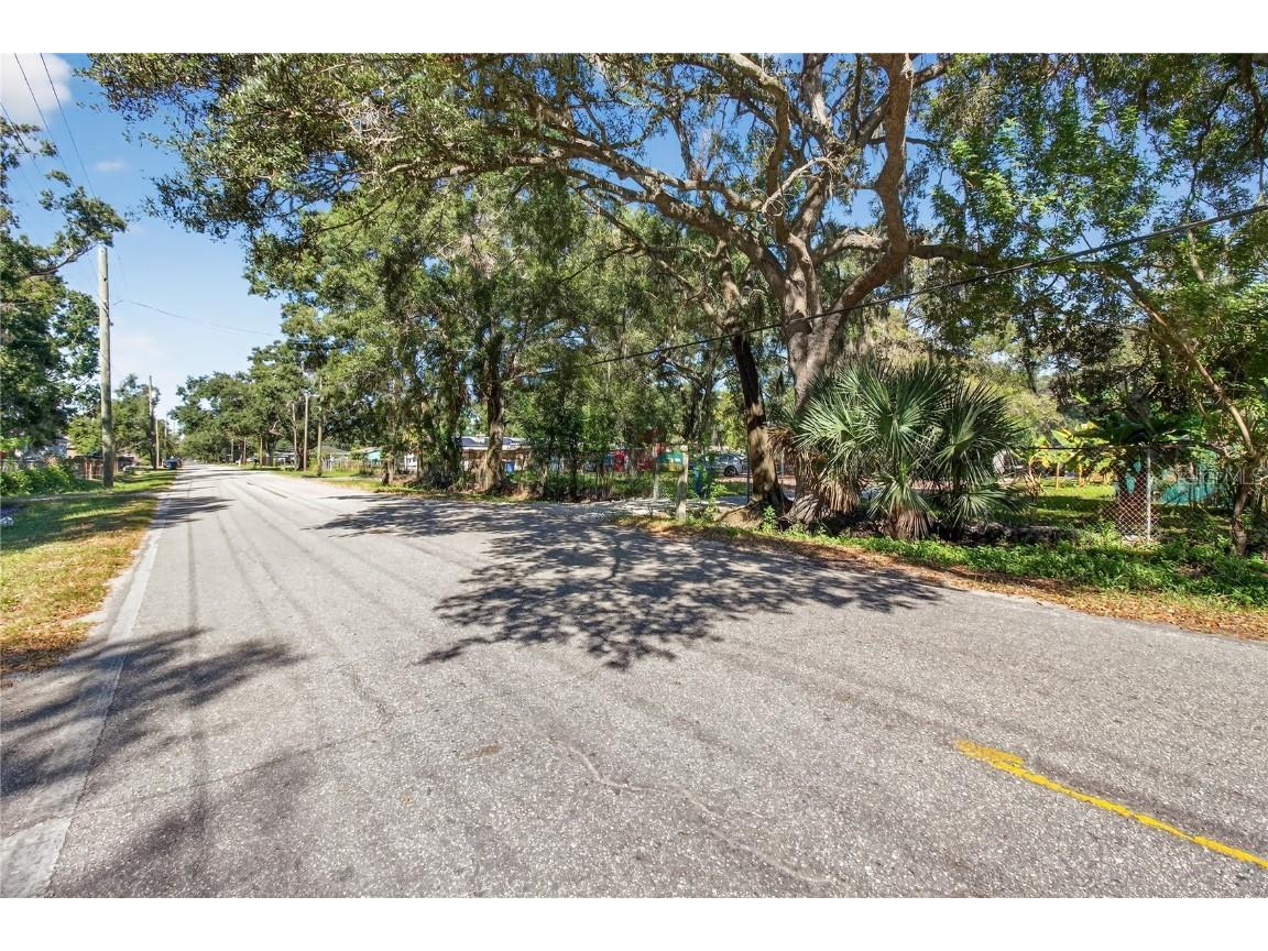 2014 S 58th St Tampa FL 33619 TB8441143 image31