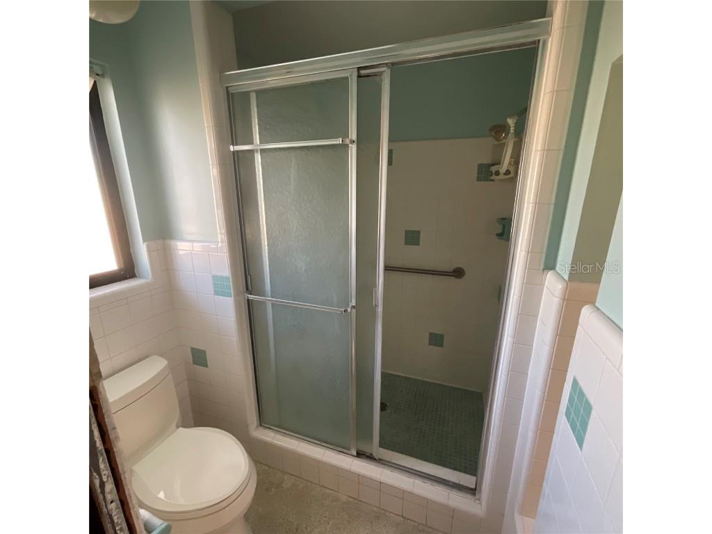 2015 Dolphin Boulevard S Saint Petersburg FL 33707 TB8381061 image11