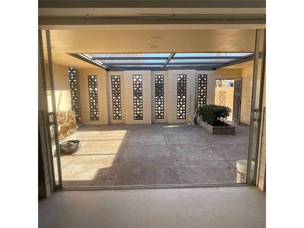 2015 Dolphin Boulevard S Saint Petersburg FL 33707 TB8381061 image19