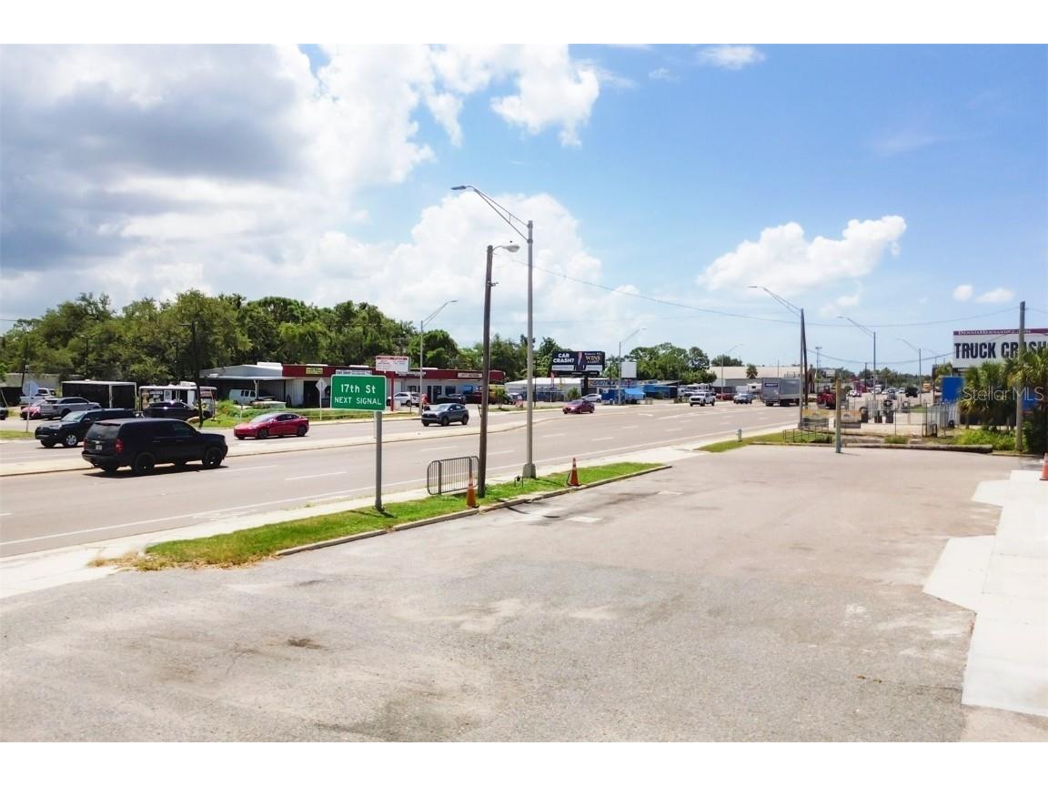 2015 N Washington Boulevard Sarasota FL 34234 A4663086 image22