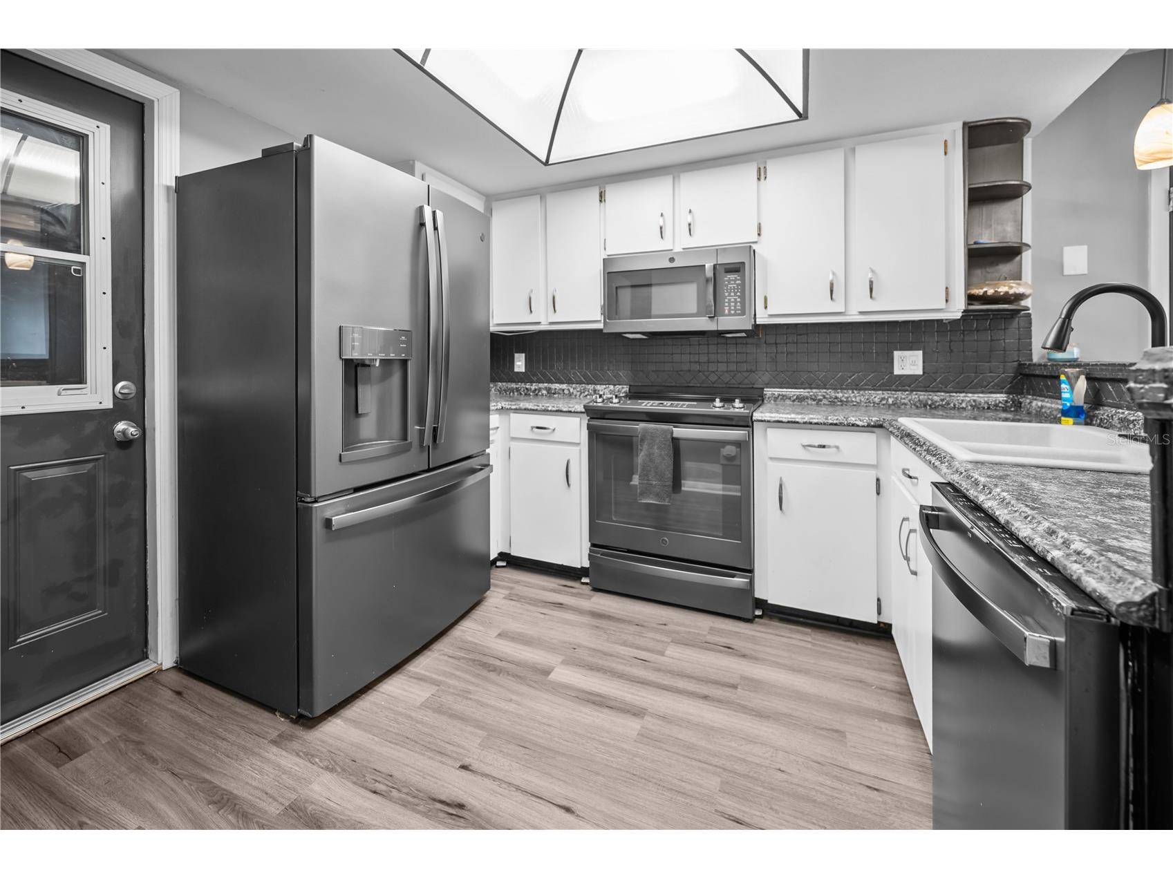 2015 Ronald Circle Seffner FL 33584 TB8518045 image10