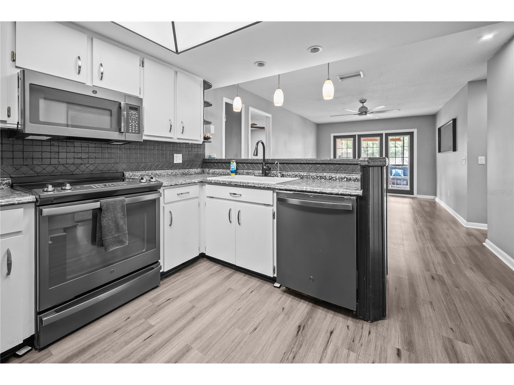 2015 Ronald Circle Seffner FL 33584 TB8518045 image11