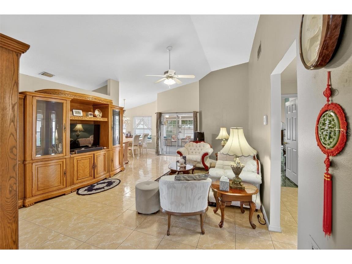 2015 Thornbush Place Brandon FL 33511 TB8408844 image9