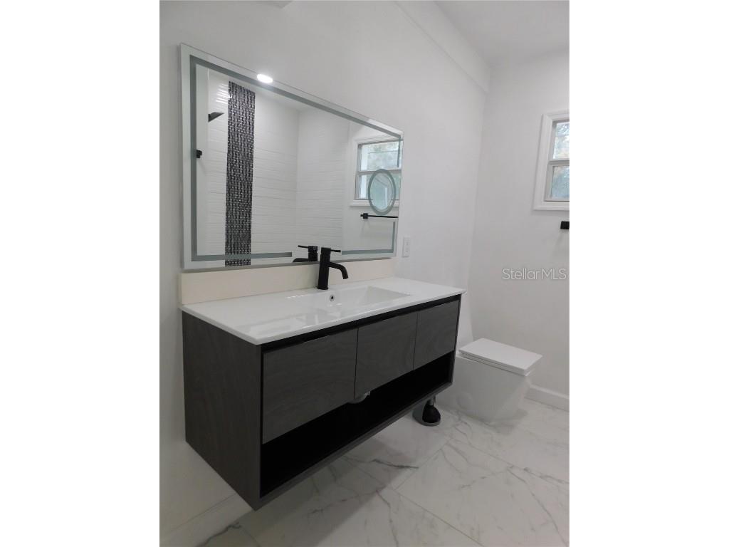 2015 Wishing Well Way Tampa FL 33619 O6359168 image13