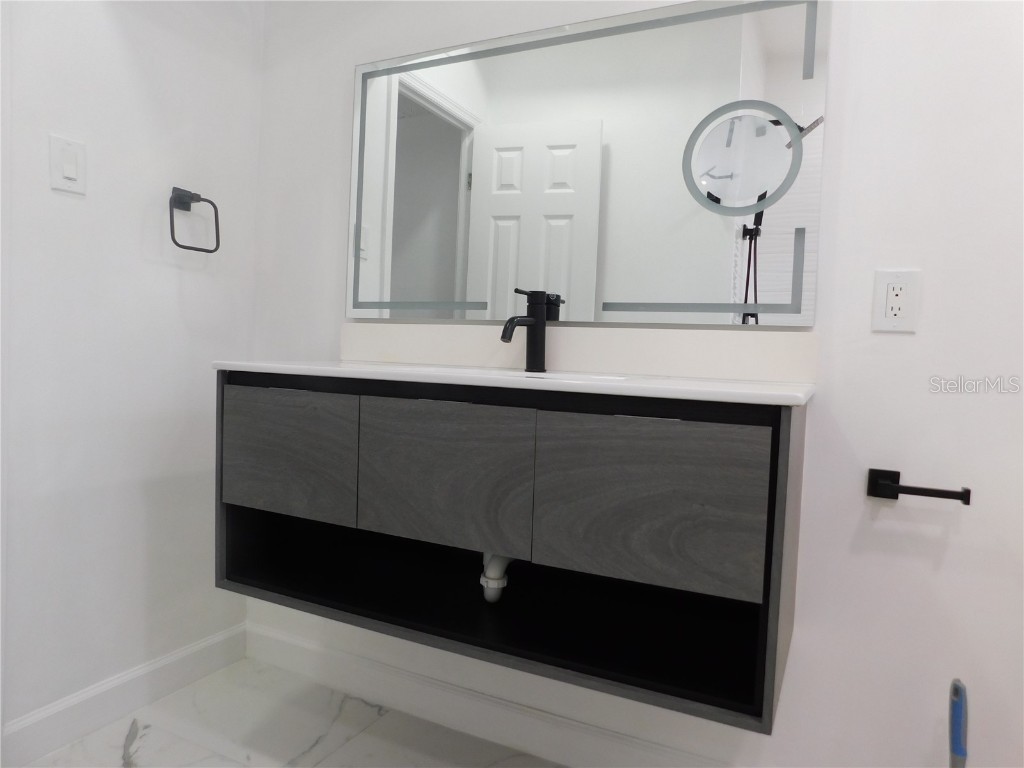 2015 Wishing Well Way Tampa FL 33619 O6359168 image15