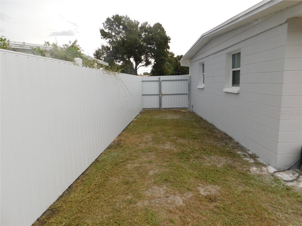 2015 Wishing Well Way Tampa FL 33619 O6359168 image26