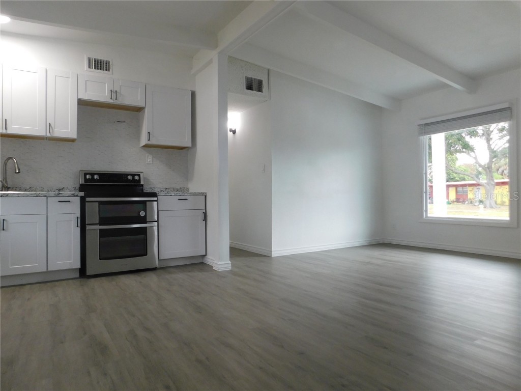 2015 Wishing Well Way Tampa FL 33619 O6359168 image7