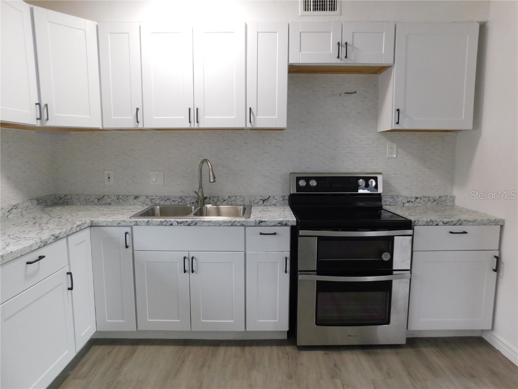 2015 Wishing Well Way Tampa FL 33619 O6359168 image9