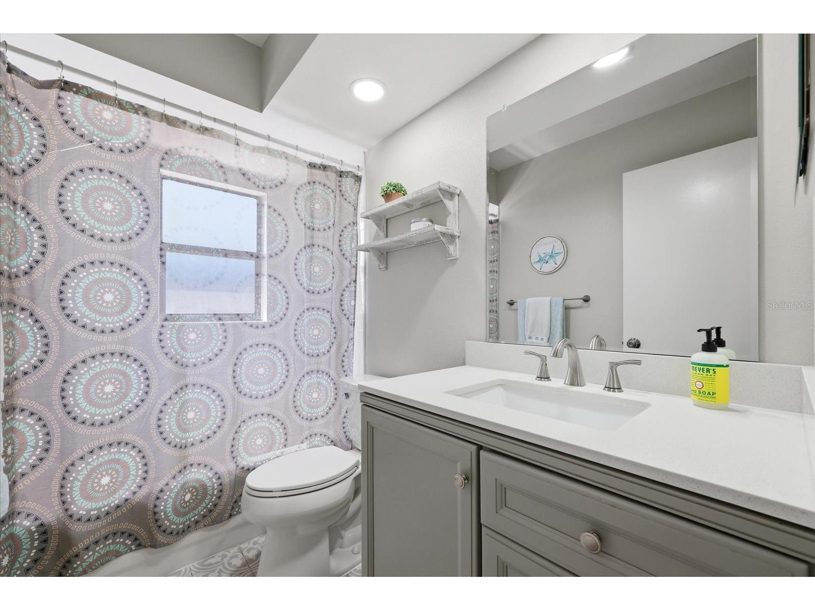 2016 58th Circle S Saint Petersburg FL 33712 O6391935 image16