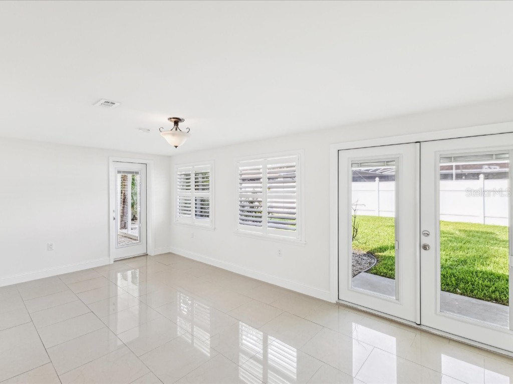 2016 Cove Drive Largo FL 33774 TB8389605 image14