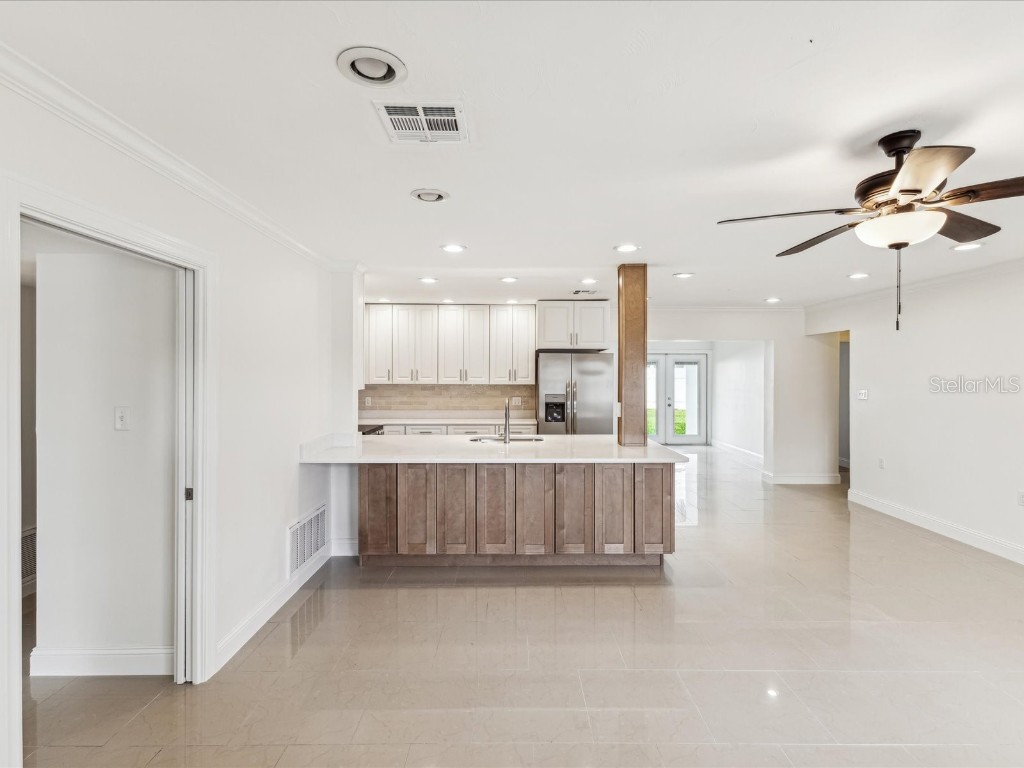 2016 Cove Drive Largo FL 33774 TB8389605 image7