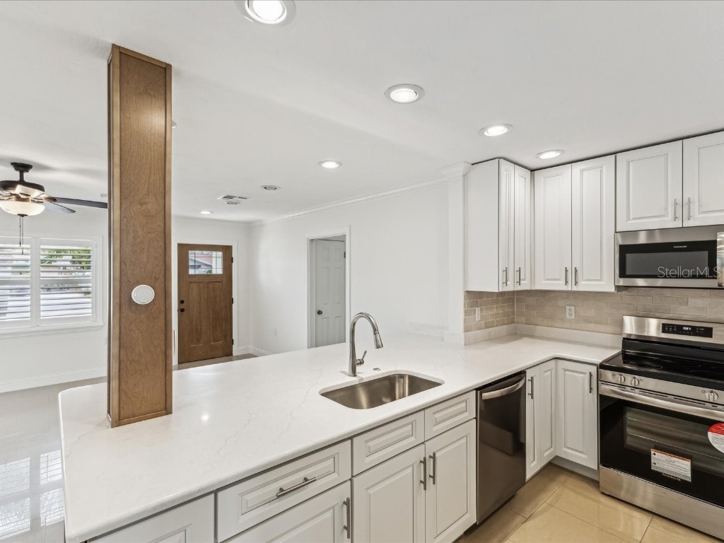 2016 Cove Drive Largo FL 33774 TB8389605 image8