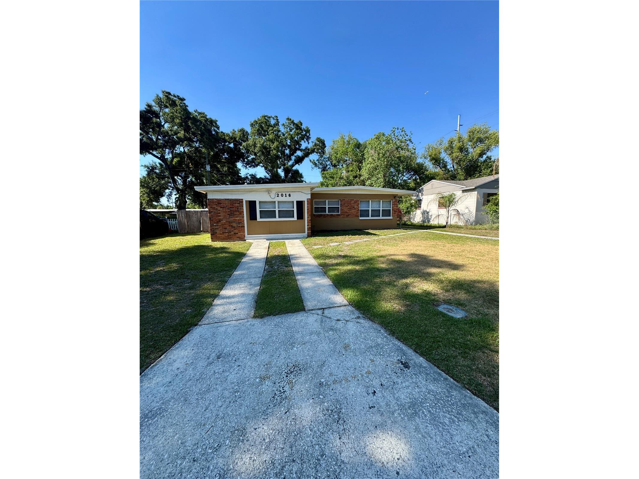 2016 E Crenshaw Street Tampa FL 33610 TB8508964 image1