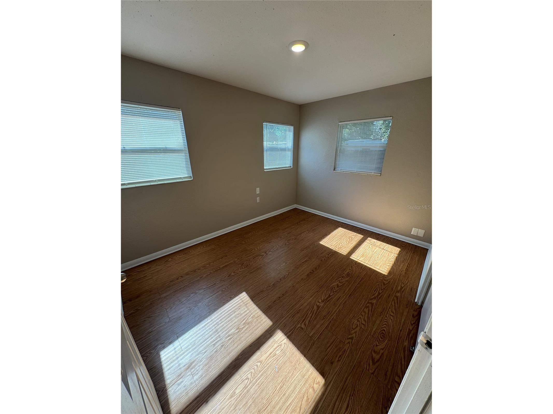 2016 E Crenshaw Street Tampa FL 33610 TB8508964 image20