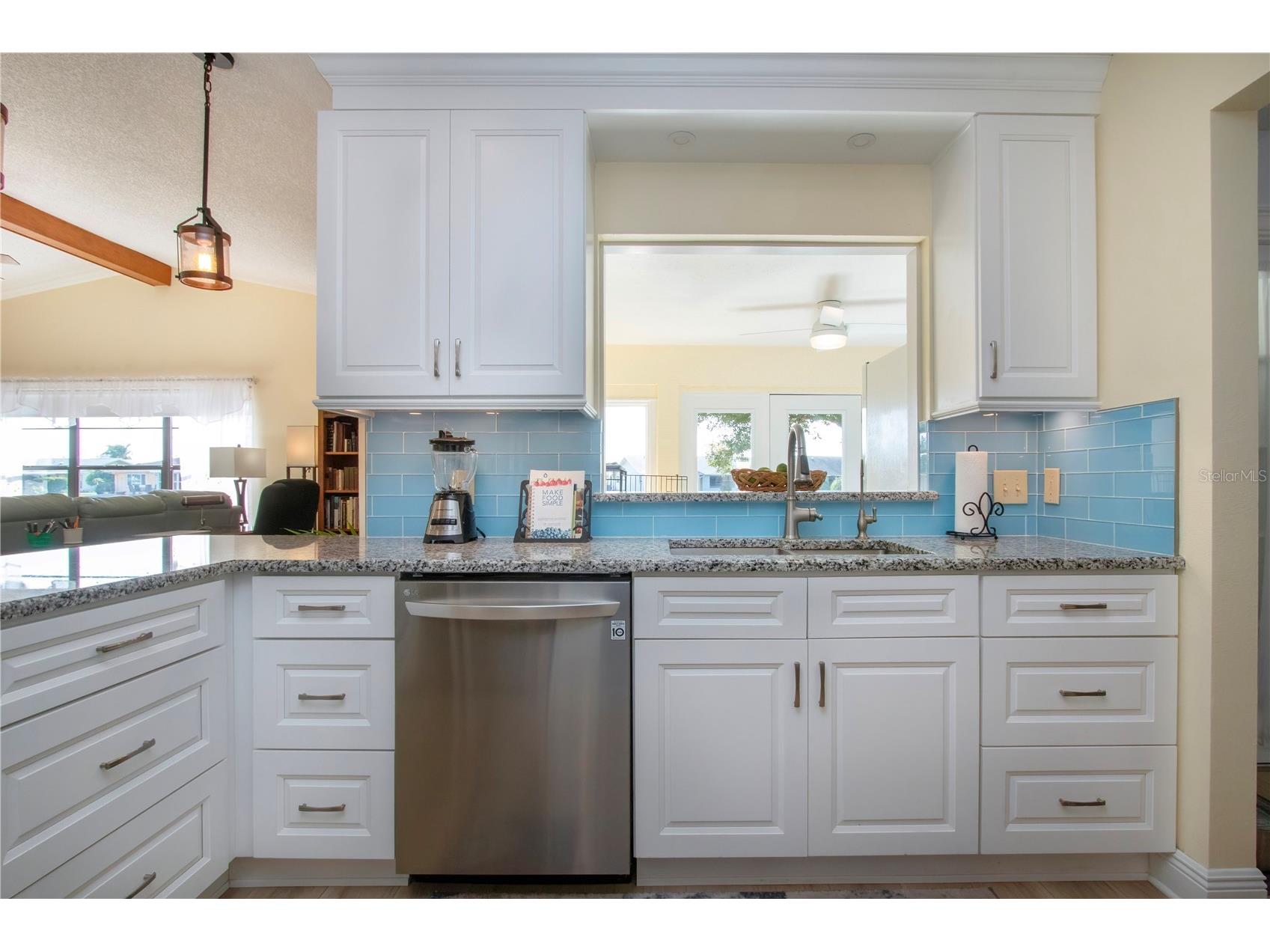 2016 E View Drive Sun City Center FL 33573 - LAKE CALOOSA TB8448874 image23