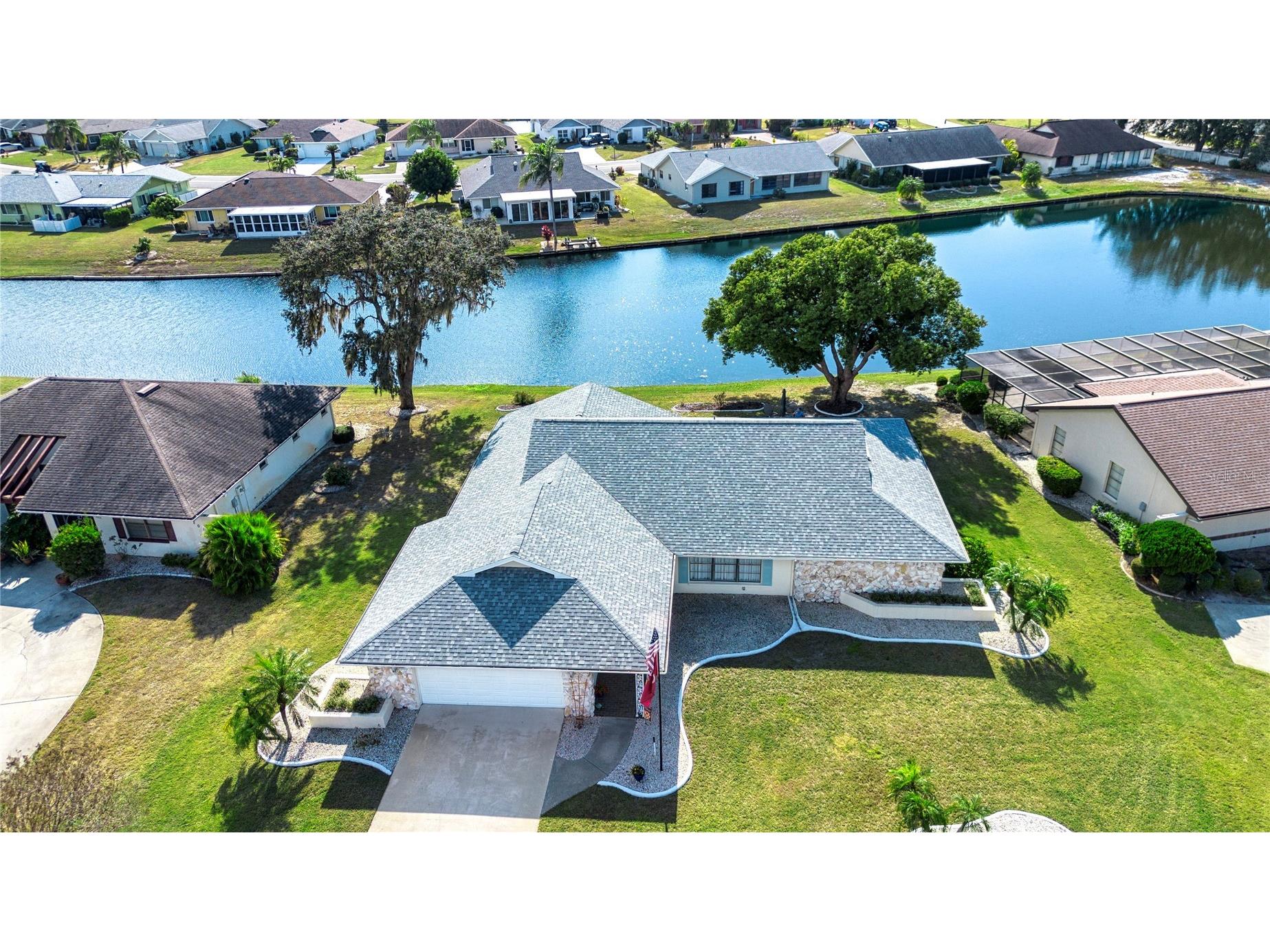 2016 E View Drive Sun City Center FL 33573 - LAKE CALOOSA TB8448874 image4