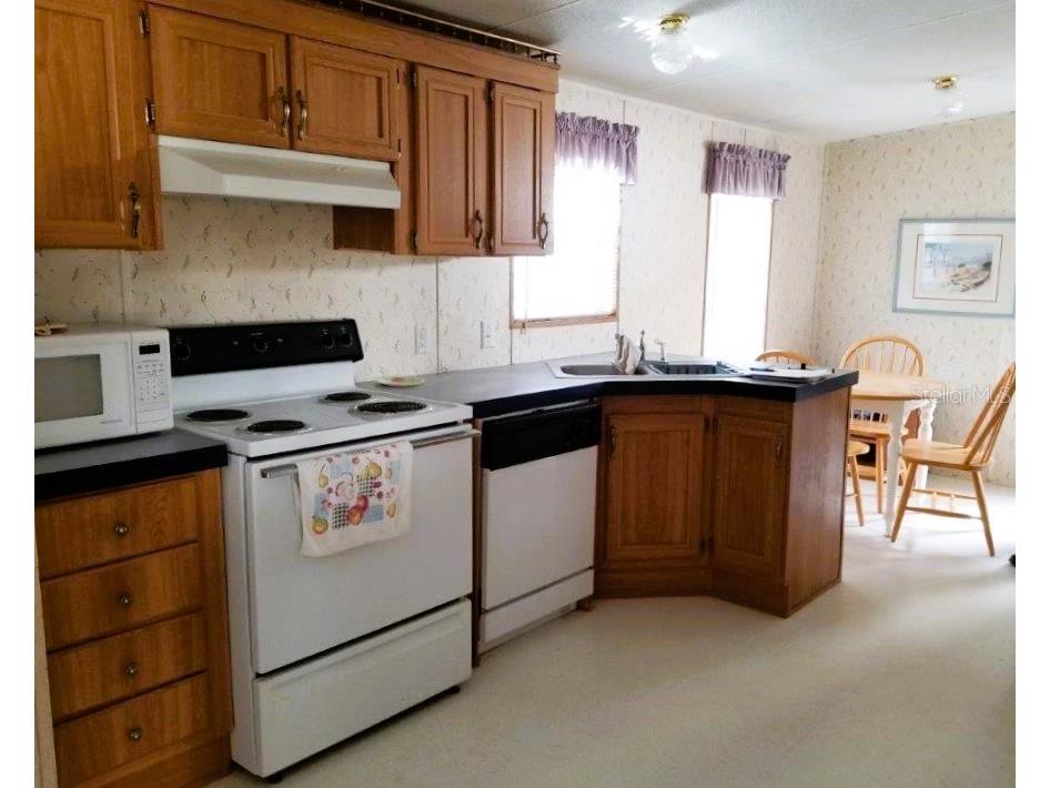 2016 Lake Linda Circle Lutz FL 33558 W7883473 image14