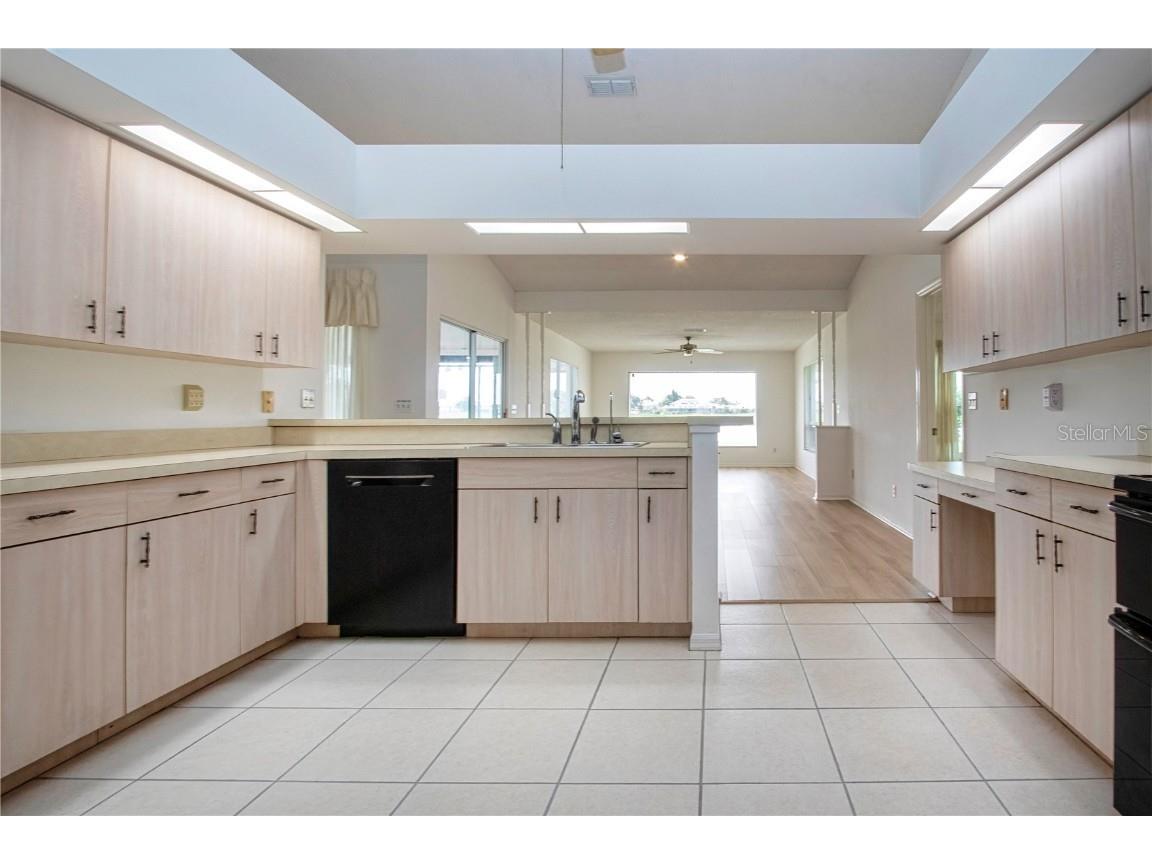 2016 New Bedford Drive Sun City Center FL 33573 TB8408076 image25