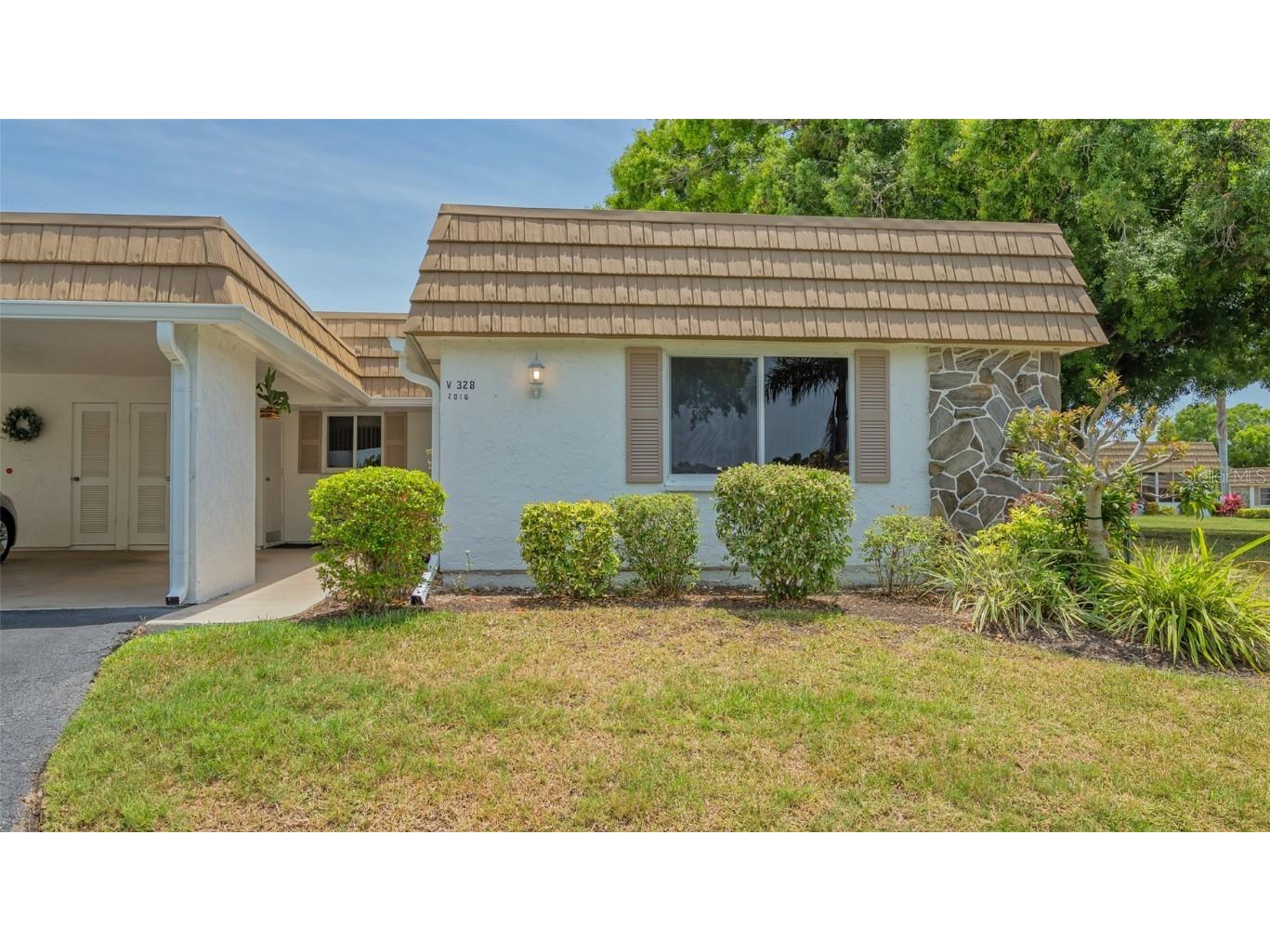 2016 Riverbluff Parkway #V328 Sarasota FL 34231 A4669222 image1