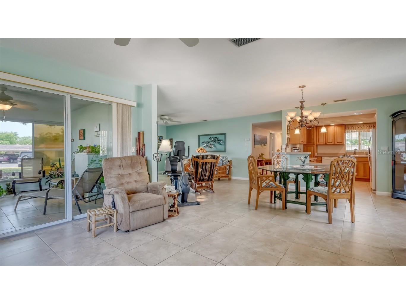 2016 Riverbluff Parkway #V328 Sarasota FL 34231 A4669222 image18