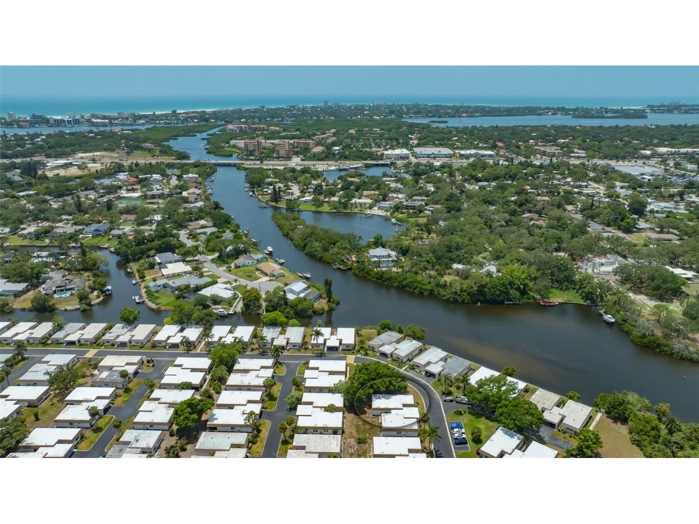 2016 Riverbluff Parkway #V328 Sarasota FL 34231 A4669222 image3