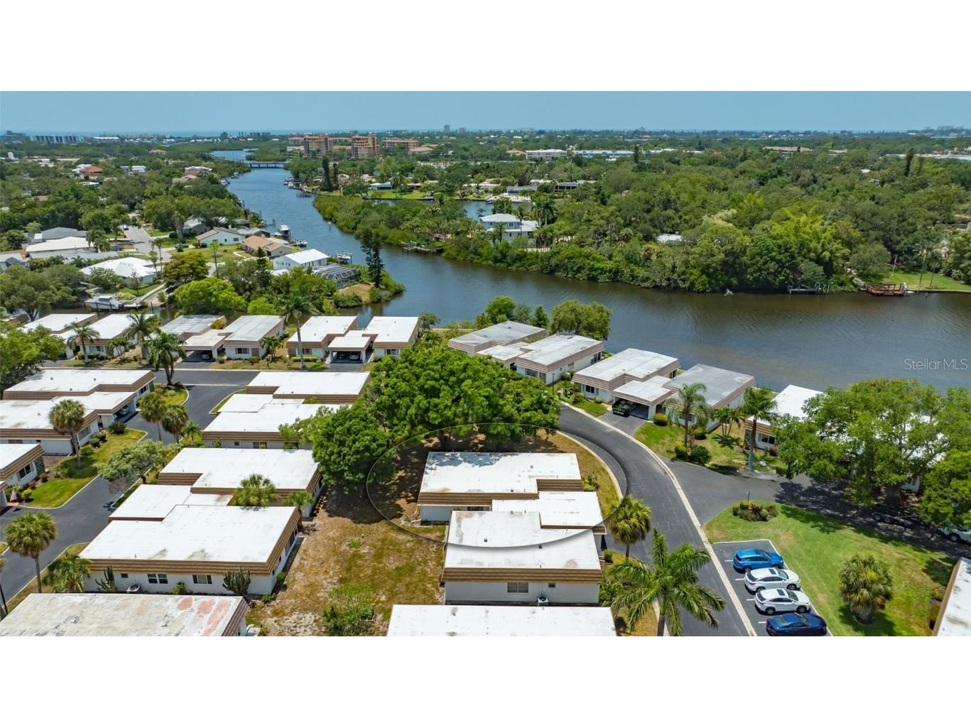 2016 Riverbluff Parkway #V328 Sarasota FL 34231 A4669222 image4