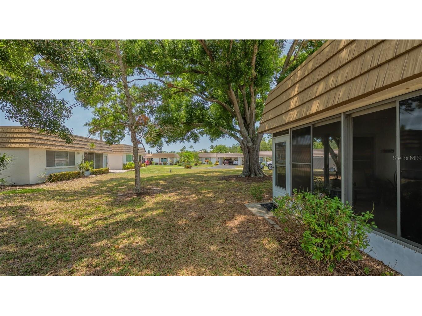 2016 Riverbluff Parkway #V328 Sarasota FL 34231 A4669222 image42