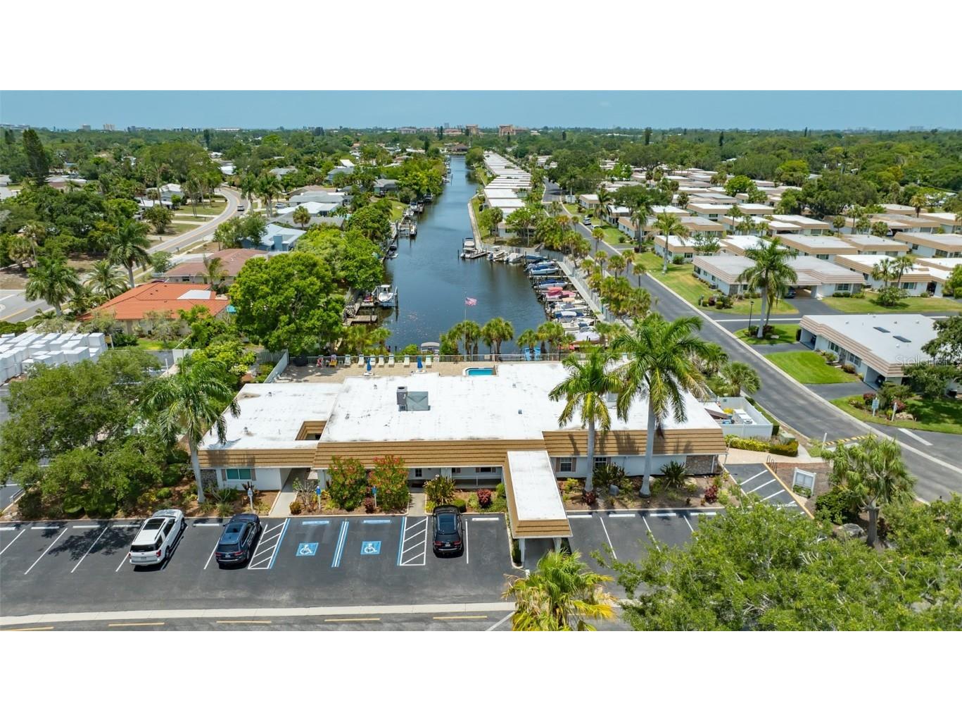 2016 Riverbluff Parkway #V328 Sarasota FL 34231 A4669222 image64