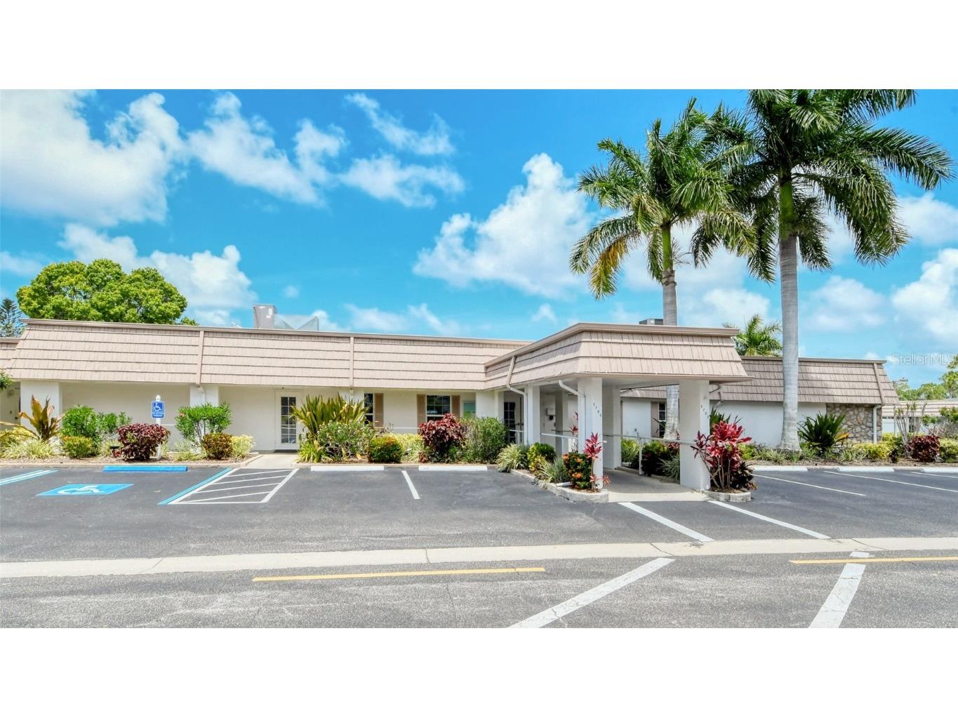 2016 Riverbluff Parkway #V328 Sarasota FL 34231 A4669222 image68