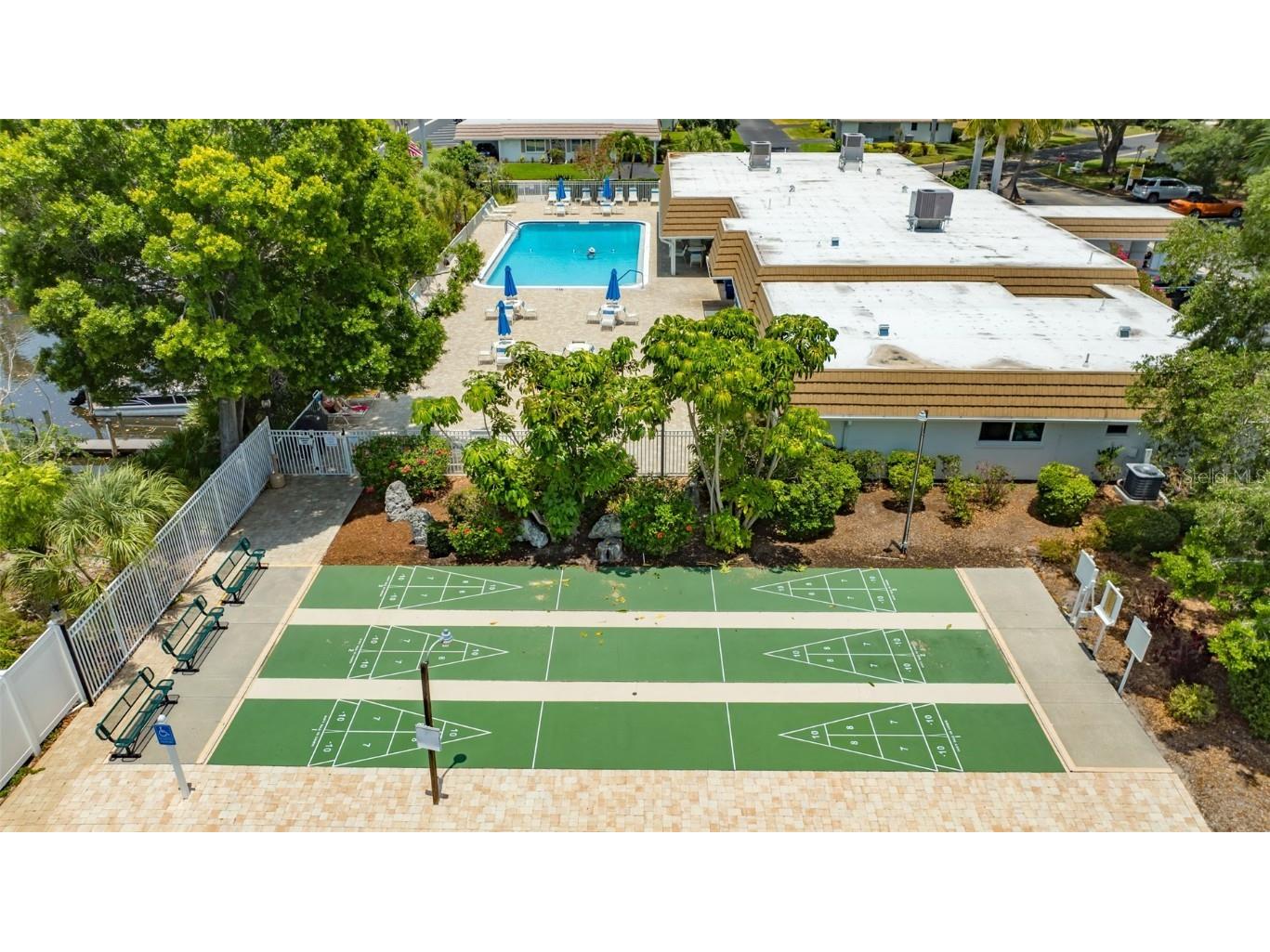 2016 Riverbluff Parkway #V328 Sarasota FL 34231 A4669222 image81