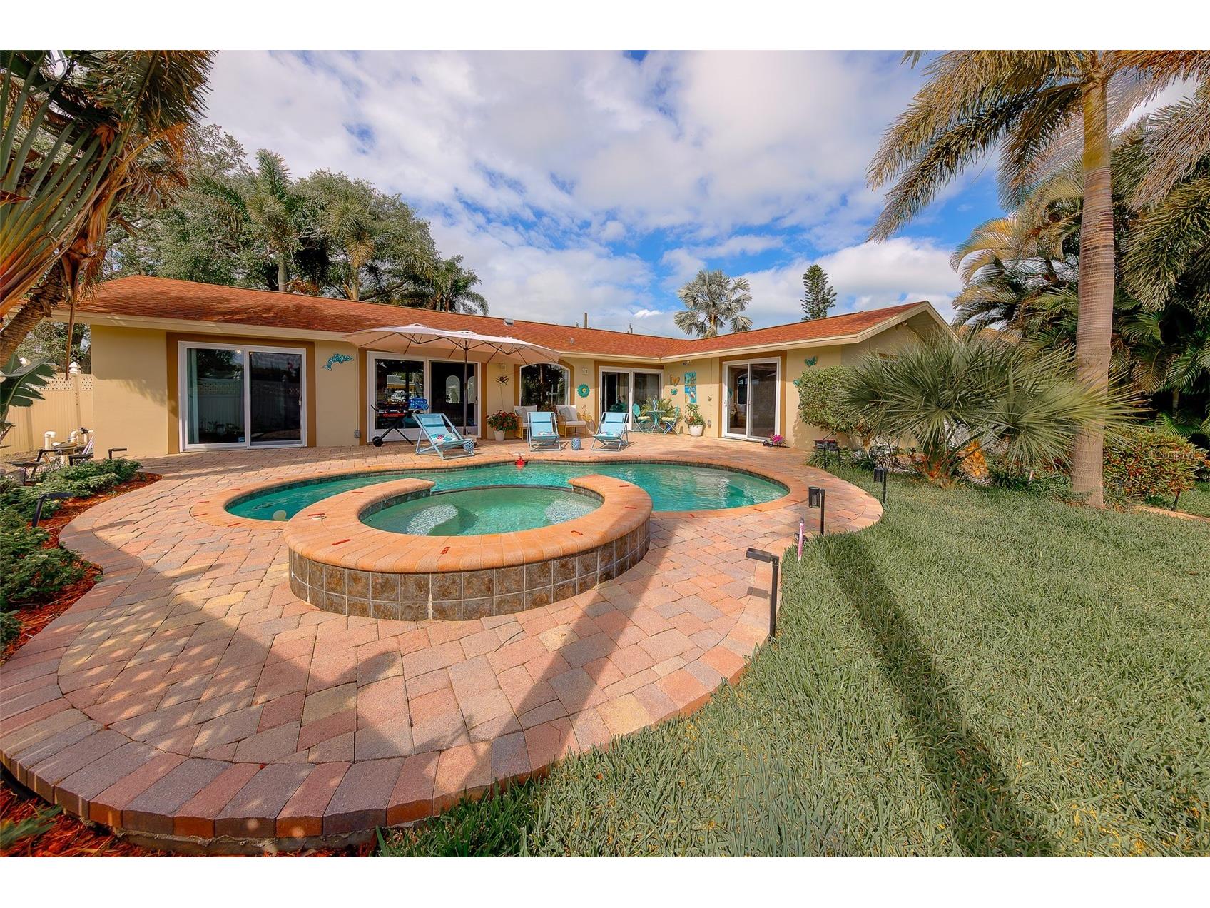 2017 Cove Drive Largo FL 33774 - MCKAY CREEK TB8490658 image4