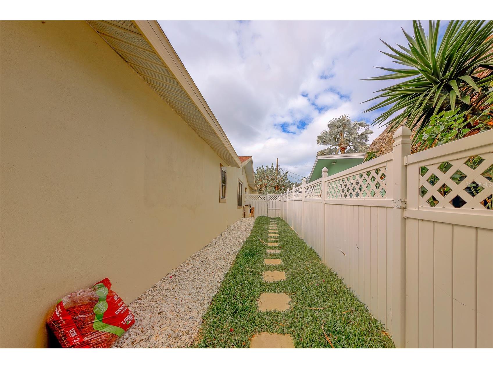 2017 Cove Drive Largo FL 33774 - MCKAY CREEK TB8490658 image40